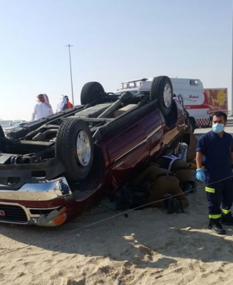 إصابة عائلة خليجية بحادث انقلاب على طريق “الدمام- الرياض”