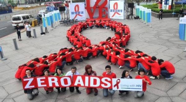عقار جديد يعالج الإيدز بشكل تام