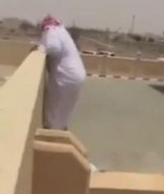 بالفيديو.. «سقوط عنيف» لطالب أثناء هروبه من المدرسة