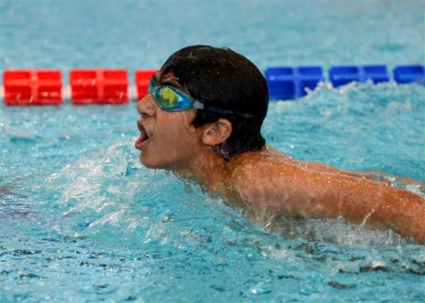 تدريب 27 معلم تربية بدنية للارتقاء بالسباحة بمدارس الشرقية