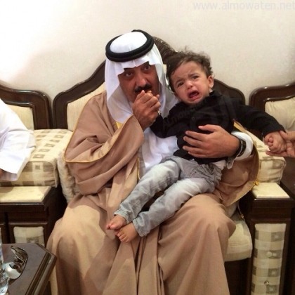 الأمير متعب بن عبدالله يعزي أسرة الشهيد الملازم أول جديع بن قبلان