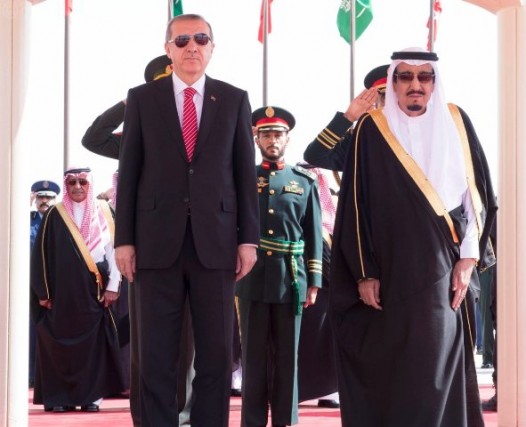 أردوغان يصل الرياض والملك سلمان في مقدمة مستقبليه