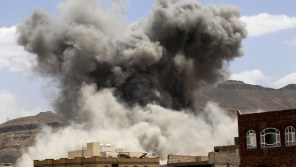 التحالف يقصف مخازن الأسلحة وتجمعات الحوثي وصالح في صنعاء