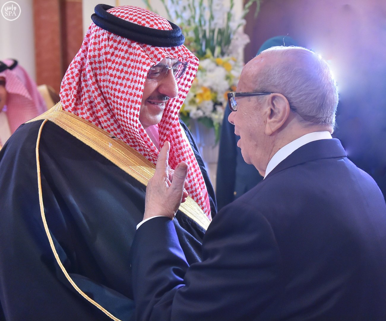 ولي العهد يلتقي الرئيس التونسي