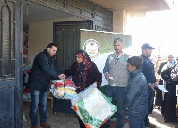 توزيع المساعدات الشتوية على اللاجئين السوريين
