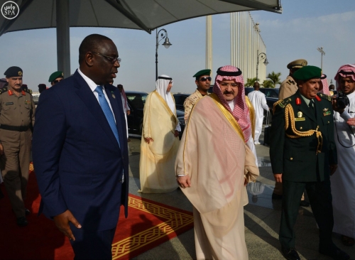 رئيسا السودان والسنغال يصلان جدة لأداء العمرة 
