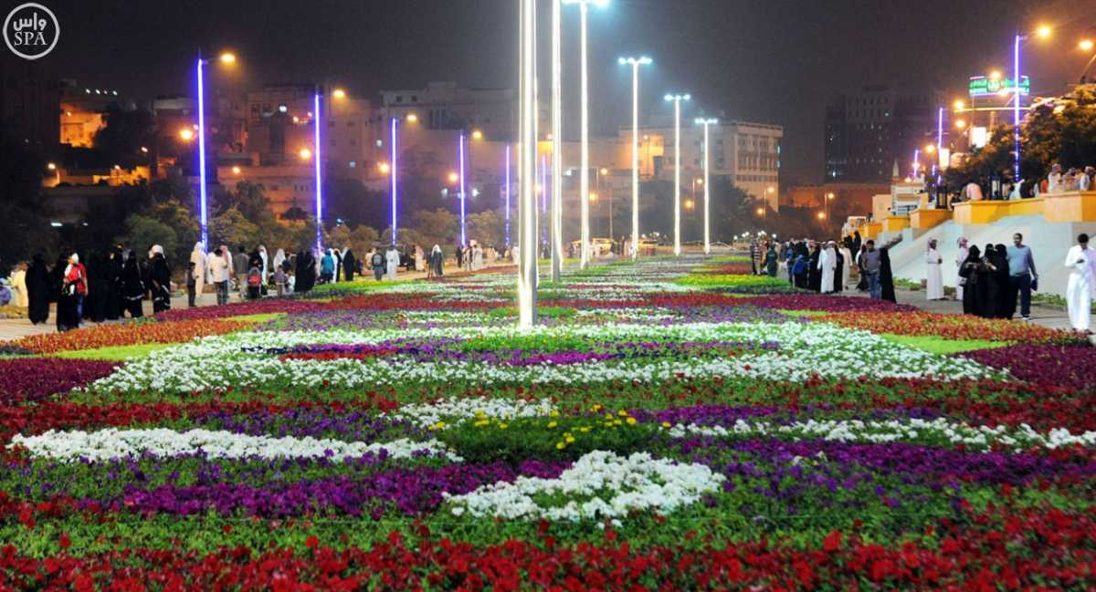 بالغيم والمطر..أبها تتزين لاستقبال الزوار والسائحين