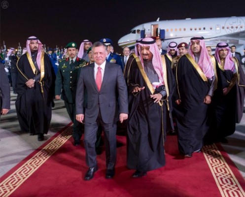 ولي العهد يستقبل ملك الأردن في”القاعدة الجوية” بالرياض