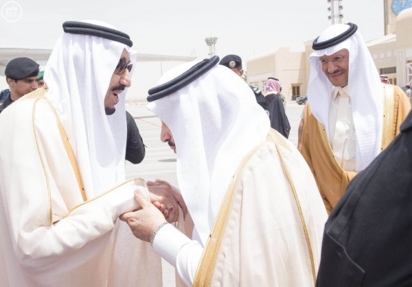 الملك سلمان يغادر الرياض إلى عروس البحر الأحمر