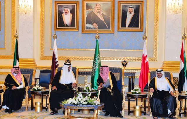 أمير الكويت وحاكم دبي يصلان الرياض للمشاركة في القمة التشاورية - المواطن
