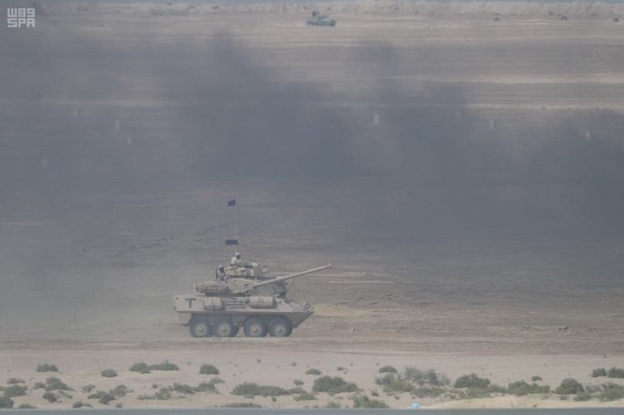 بالصور.. مناورات حية بالمدفعية في تمرين درع الخليج المشترك 1