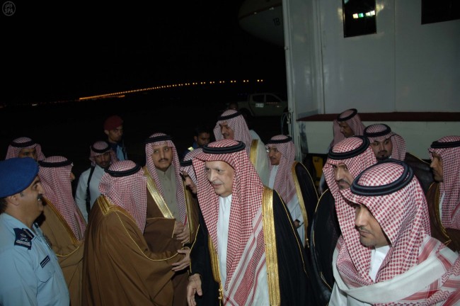 الأمير عبدالإله يصل إلى الرياض