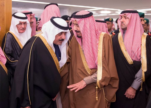 بالصور .. الوفود والقادة في قصر اليمامة للعزاء في فقيد العالم