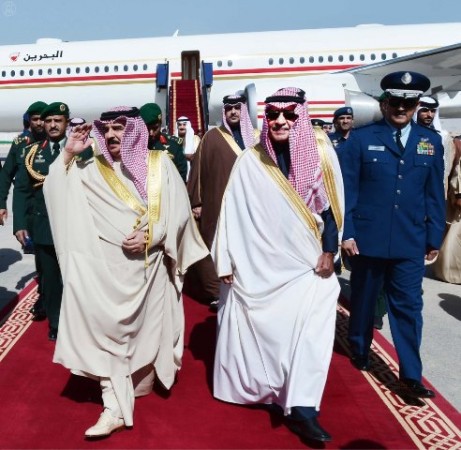 ملك البحرين يصل الرياض