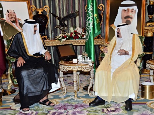 خادم الحرمين يستقبل أمير قطر ويبحثان مجمل الأحداث والتطورات