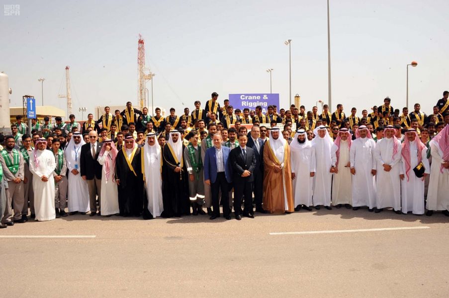 بالصور.. المعهد السعودي لخدمات البترول يزف 207 متدربين لسوق العمل