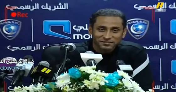 بالفيديو.. مقلب طريف من الجابر ضدّ يوسف السّالم أمام الصحفيّين