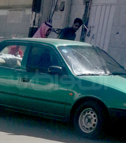 مواطن يرصد سيدة تقود سيارة بخميس مشيط