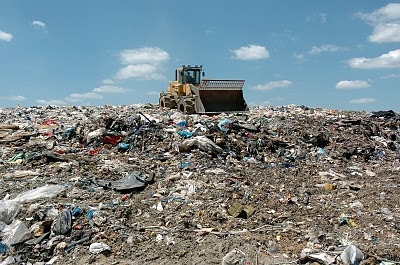 “البلديات” تقترب من وضع لائحة تنفيذية لإدارة النفايات الصلبة