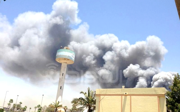 حريق ضخم في مصنع “صافولا” للسكر بميناء جدة