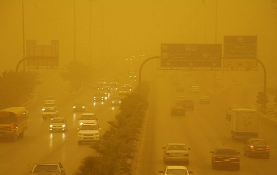 موجة غبار تحد من الرؤية الأفقية في الرياض