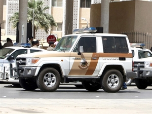 شرطة القصيم توقع بشابين سرقا “جيب ربع” وأخفياه في استراحة بحائل