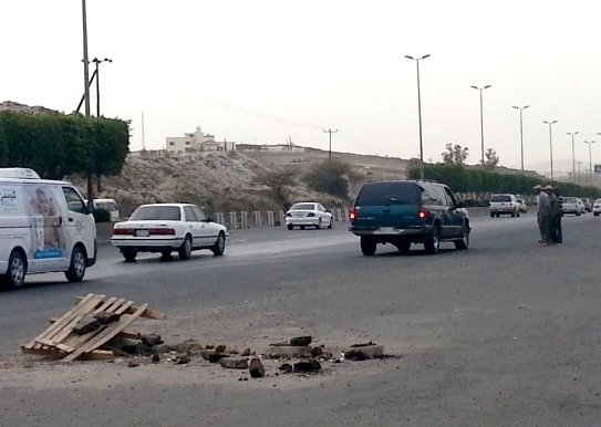 مطالب بإنشاء جسور مشاة بطريق أبها – خميس مشيط