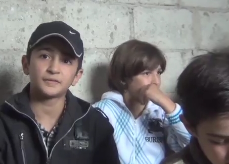 بالفيديو.. أطفال سوريون صغار ينجون من هجوم بقذيفة هاون