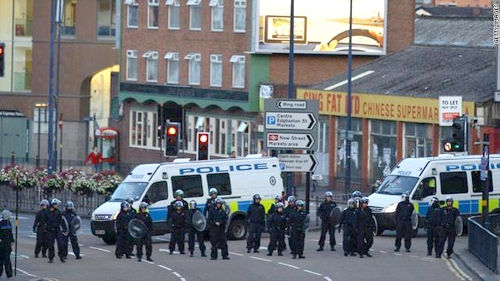 بريطانيا: اعتقال 2 بعد حريق “متعمد” بمركز إسلامي