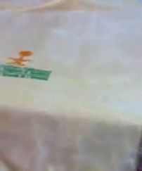بالفيديو.. فندق خمس نجوم بالأردن يستخدم بطانيات لاجئي سوريا