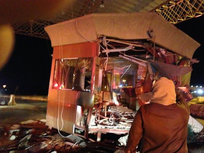 سائق مركبة نقل “داينا” يرتطم بنقطة بئر عسكر الأمنيّة