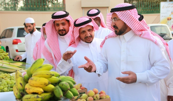 الشمري يوجه بتمديد معرض المنتجات الزراعية برغدان