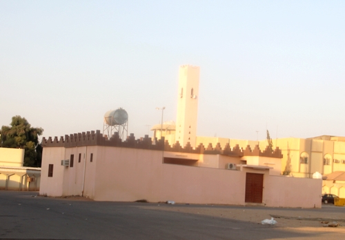 4 أئمة يتعاقبون على مسجد “صالحية عرعر” خلال شهرين