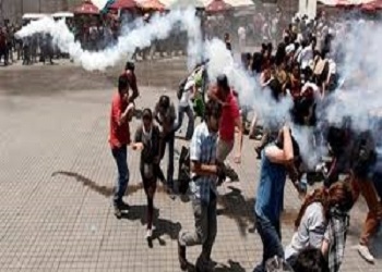 إصابة 4 طلاب في اشتباكات مع الشرطة بجامعة تركية