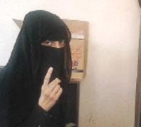 فتاة “أبو سكينة” توافق على العودة شريطة أن يتعهد أهلها بعدم إيذائها