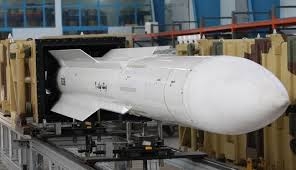 إيران تكشف عن صاروخ “صياد 2” المضاد للطائرات
