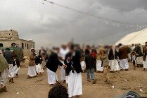 شاب يحوّل برصاص الكلاشنكوف حفل زفاف إلى مأتم باليمن
