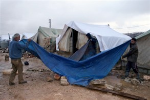 وفاة طفل سوري حرقاً في مخيم للاجئين في جنوب لبنان
