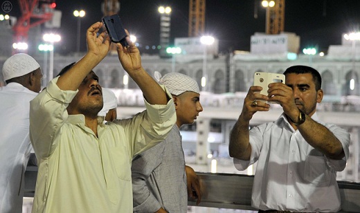 شاهد .. سيلفي للحجاج خلال رحلتهم الإيمانية