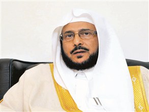 الآن .. أعضاء من الهيئة يبحثون اللقاء بالشيخ عبداللطيف آل الشيخ