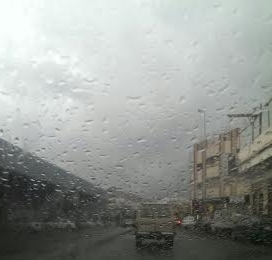 بالصورة.. أمطار على شرق وشمال الرياض