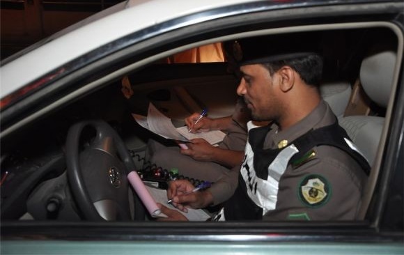 مرور الرياض يوقف (26) حافلة مخالفة ويضبط (12) بلا سائق إضافي