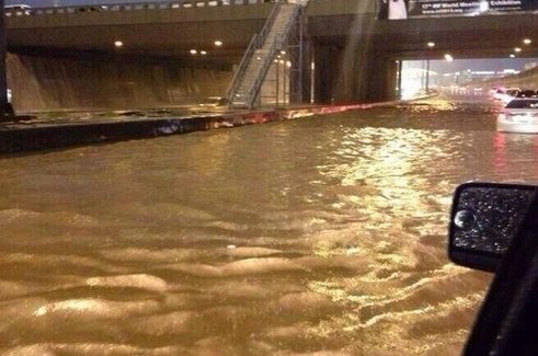 نجاة الزميلين العمري والعثيمين من حادث مروري بالرياض