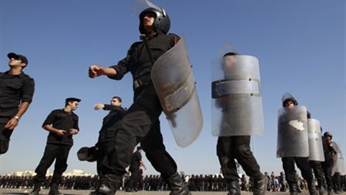 الداخلية المصرية تخصّص 20 ألف شرطي لتأمين محاكمة مرسي
