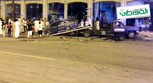 إصابة سائقين إثر سرعة متهورة لسيارة بشارع الحقوق ببيشة