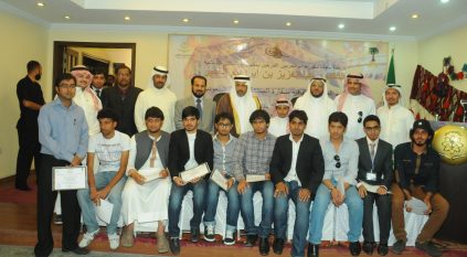 السفير السعودي بباكستان يكرم المشاركين في المهرجان الثقافي بالجامعة الإسلامية