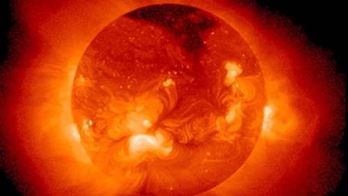 علماء يترقبون وصول عاصفة شمسية إلى الأرض