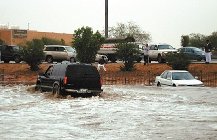 في أمطار الرياض.. وفاة واحدة و217 حادثاً مروريًّا