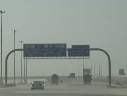 سرعة جنونية لقائدي الشاحنات بطريق “الرياض – الشرقية”