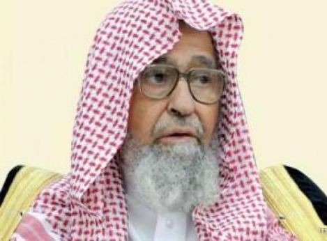 الشيخ الفوزان منتقداً عنوان “الجزيرة”:  وصف الملك بمعرفة “ما سيكون” مخالفة للعقيدة